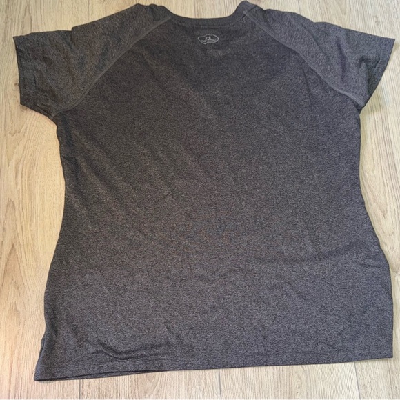 Under Armour Gray silver Short Sleeve Tee shirt top - Picture 2 of 3